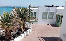 Sounds Of The Sea Apartment